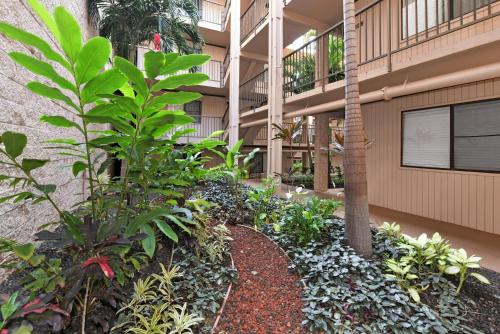 Taman di luar Kihei Alii Kai C405 · KAK C405 Updated 2BD Condo Across Beach w