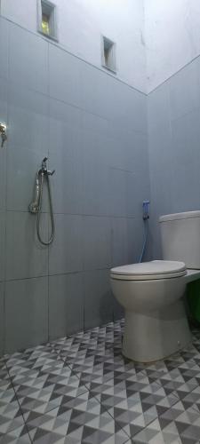 House of Nadifsa tesisinde bir banyo