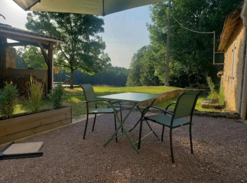 Photo de la galerie de l'établissement Gîte, à Sauveterre-la-Lémance