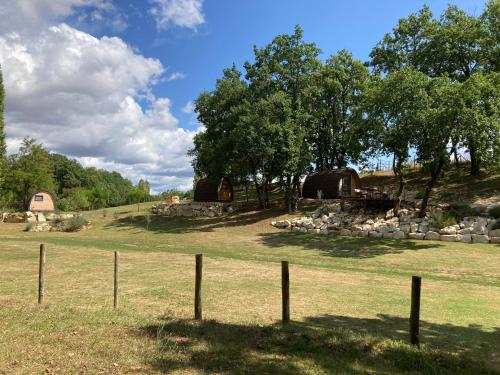 Galeriebild der Unterkunft POD Découverte logement suédois in Chazelles