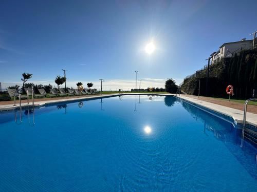 Scenic Sea, Mountain & City View Holiday Apartment - Sea, Mountains and City Right in Front