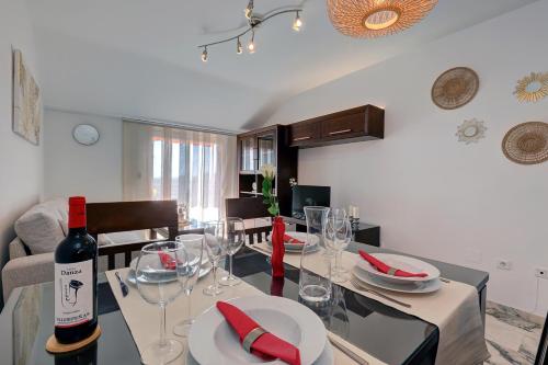 Top Floor Fuengirola Park Apartment with Parking