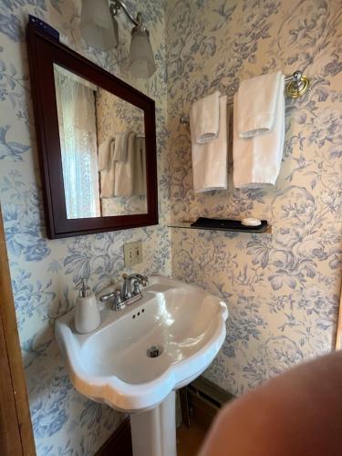 Cheney House Bed & Breakfast – Photos 3