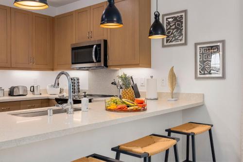 Η κουζίνα ή μικρή κουζίνα στο @Marbella Lane- Idyllic Getaway in Makaha Paradise