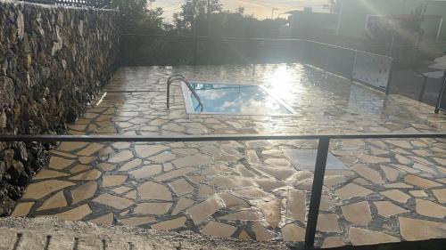 Kolam renang di atau dekat dengan LAS VALKIRIAS