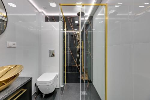 Bathroom sa Lion Apartments - Comfy Sopot Family House