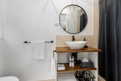 Un baño de Rosella's On Springbrook