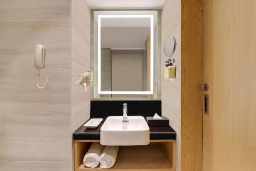 Un baño de Lemon Tree Hotel, Sonamarg