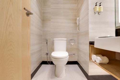 Un baño de Lemon Tree Hotel, Sonamarg