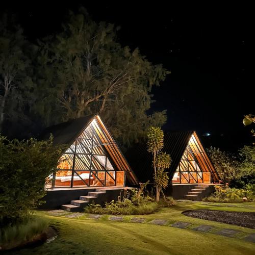 Κήπος έξω από το Bamboo Mount Batur and Hot Spring