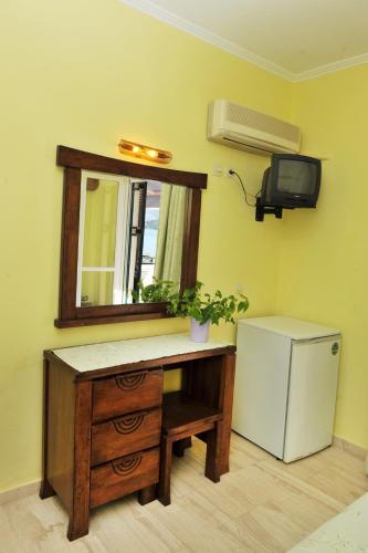Gallery image of Logan's Beach Hotel in Nydri