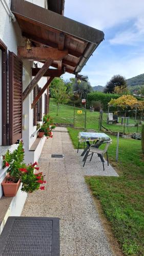 Un jardín fuera de AL CIOS lago Maggiore