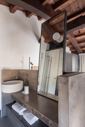 Ένα μπάνιο στο Nobis Hotel Palma, a Member of Design Hotels