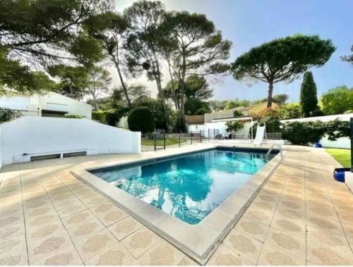 Πισίνα στο ή κοντά στο Appartements et villa BEGUDE