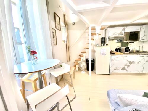 Petit duplex centre ville proche mer 3 min a pieds