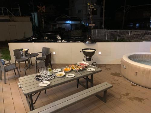 Comida en o cerca de esta villa