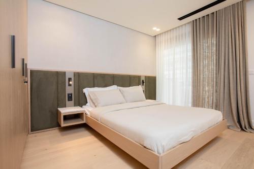 F & B Collection - Luxury Seafront 2 Bedroom Apartment
