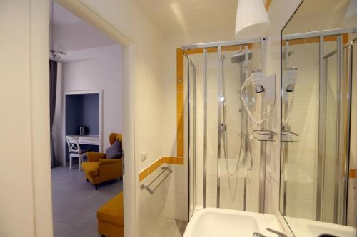 A bathroom at Rome Together Guest House