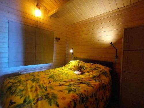 Postel nebo postele na pokoji v ubytování Bonita Vista - Luxe ingerichte bungalow op een bijzondere plek.
