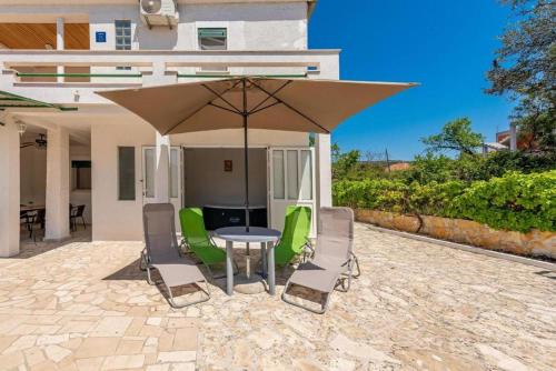 Een balkon of terras bij Holiday Home Vala