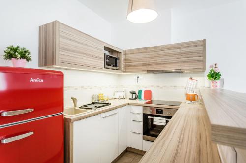 Kuchyň nebo kuchyňský kout v ubytování The Downtown Chill