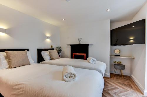 Spacious Brighton Home 2 Ensuites, Weekly & Monthly Stays-Marine LGF by Bluehouse Shortlets Brighton photo 16