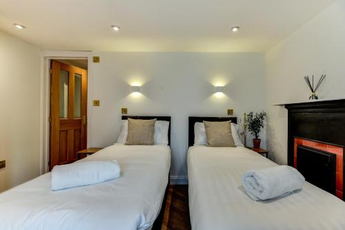 Spacious Brighton Home 2 Ensuites, Weekly & Monthly Stays-Marine LGF by Bluehouse Shortlets Brighton photo 11