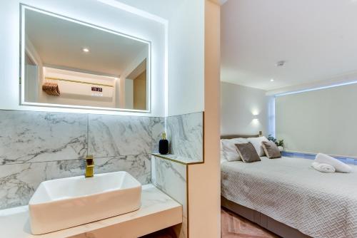 Spacious Brighton Home 2 Ensuites, Weekly & Monthly Stays-Marine LGF by Bluehouse Shortlets Brighton photo 37