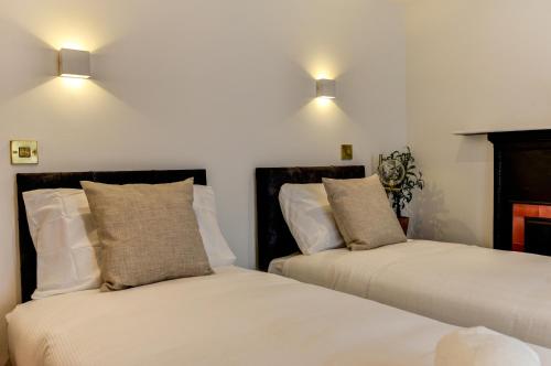 Spacious Brighton Home 2 Ensuites, Weekly & Monthly Stays-Marine LGF by Bluehouse Shortlets Brighton photo 49