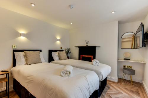 Spacious Brighton Home 2 Ensuites, Weekly & Monthly Stays-Marine LGF by Bluehouse Shortlets Brighton photo 3
