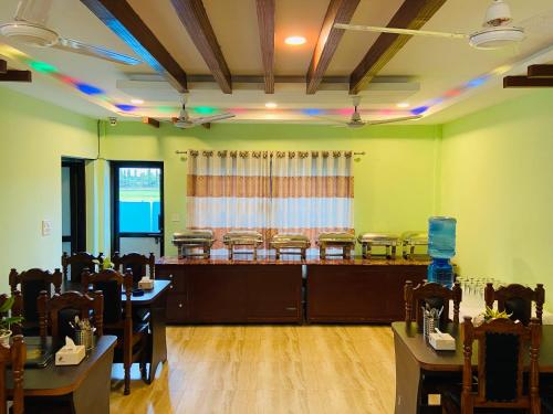 Restaurace v ubytování The Lumbini Hotel