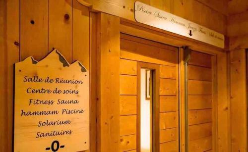 Gallery image of Résidence Les Alpages 4 étoiles - Appartement 4 personnes - Piscine, Hammam, Sauna, Jacuzzi - ValCenis 73480 in Lanslebourg-Mont-Cenis