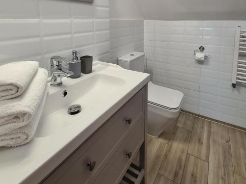 Ванная комната в APARTAMENTY "LA VILLA" z klimatyzacją, ogrodem, parkingiem, blisko centrum