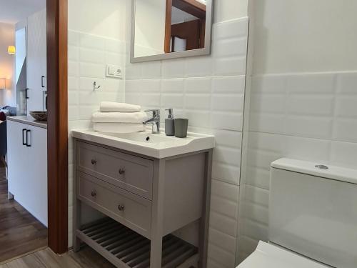 Ванная комната в APARTAMENTY "LA VILLA" z klimatyzacją, ogrodem, parkingiem, blisko centrum