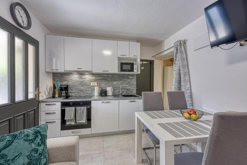 Holiday Home Mika - Happy Rentals