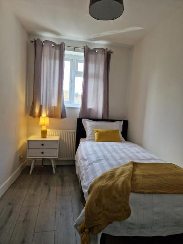 Stylish 2 bed home- short walk to Tottenham Stadium/Stations photo 8