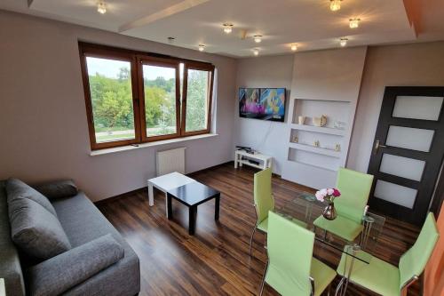 Rodzinny apartament dla sześciu osób z parkingiem prywatnym