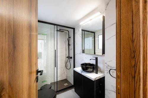 Spacious and modern flat at Koukaki, near Acropolis
