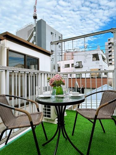 Tokyo Louis House in Ueno area close to JR Yamanote Line & Metro Ginza Line walk to Ueno Park and Ameyoko