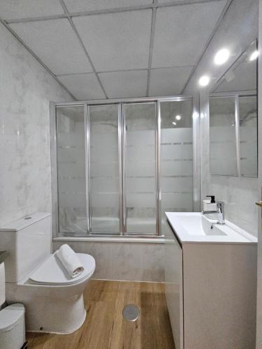 Apartamento DREAM BAENA tesisinde bir banyo