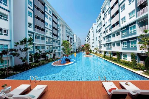 Bazén v ubytování Hua hin The Trust condo by Wila nebo v jeho okolí