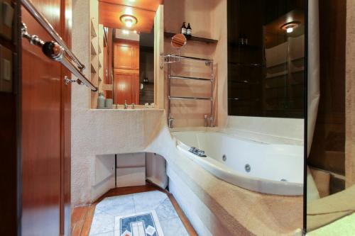 San Babila apartment