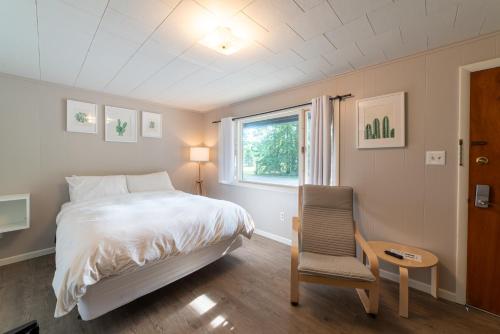 Llit o llits en una habitació de Star Gate Motel