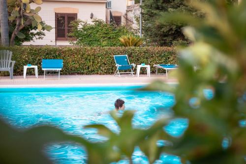 Πισίνα στο ή κοντά στο B&B Villa Anna