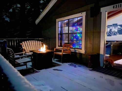 Fotografie z fotogalerie ubytování Winter Getaway Spa Fire-table Close to slopes v destinaci Big Bear Lake