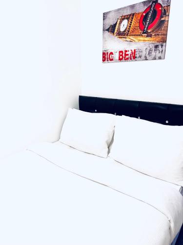 Postel nebo postele na pokoji v ubytování AFFORDABLE DELUXE MANCHESTER SPORTS CITY APARTMENTS