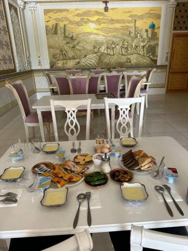 Mad på hotellet eller i nærheden