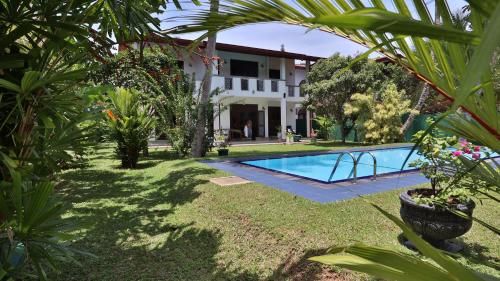 Bazen u ili blizu objekta Villa Riverplace