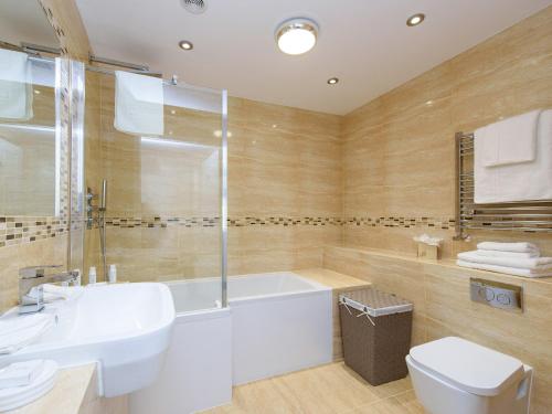 Phòng tắm tại North Bay Sands Apartment 3 - Uk2631