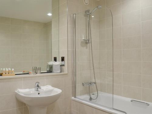 Kylpyhuone majoituspaikassa North Bay Sands Apartment 2- Uk2630
